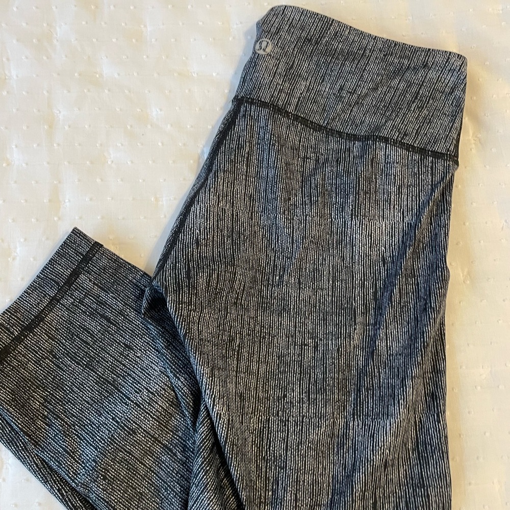 Lululemon cropped leggings